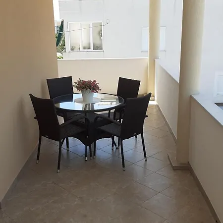 Nina Apartment *