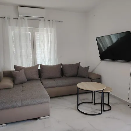 Nina Apartament